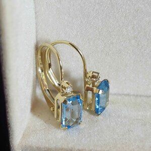 Vtg.14K Solid Yellow Gold Blue Topaz Lever back Earrings